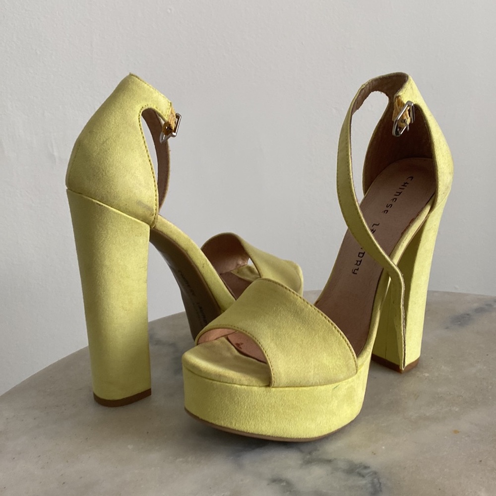 Disco 70s Suede Chartreuse Yellow Platform Chinese Laundry Sandals - Picture 5 of 5
